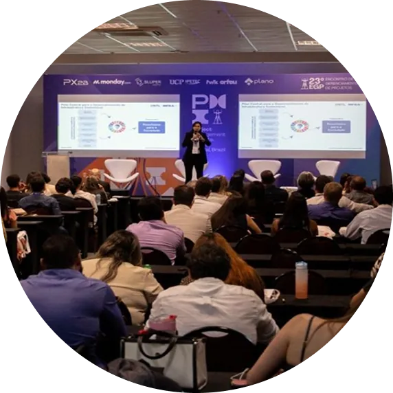 Participantes em um evento do PMI-DF
